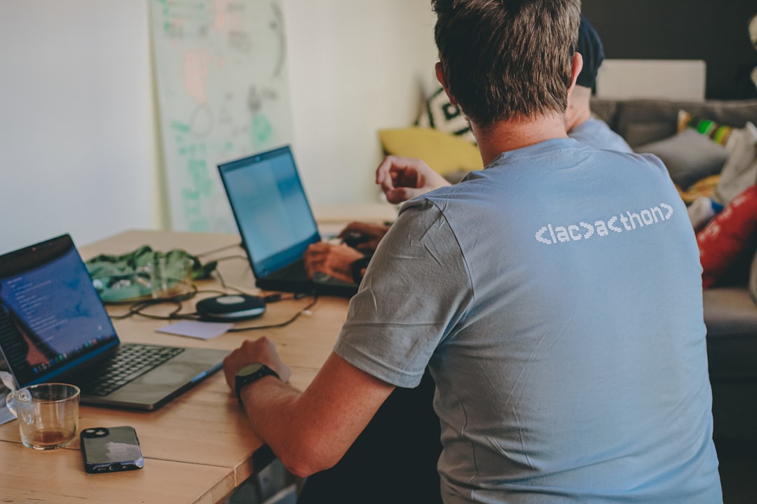 業務効率を劇的に改善！1人社長・小規模事業者のためのDX実践ガイド〜最小投資で最大効果を生む秘訣〜